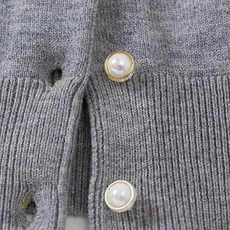 Cardigans fins en maille .