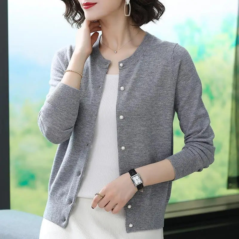 Cardigans fins en maille .